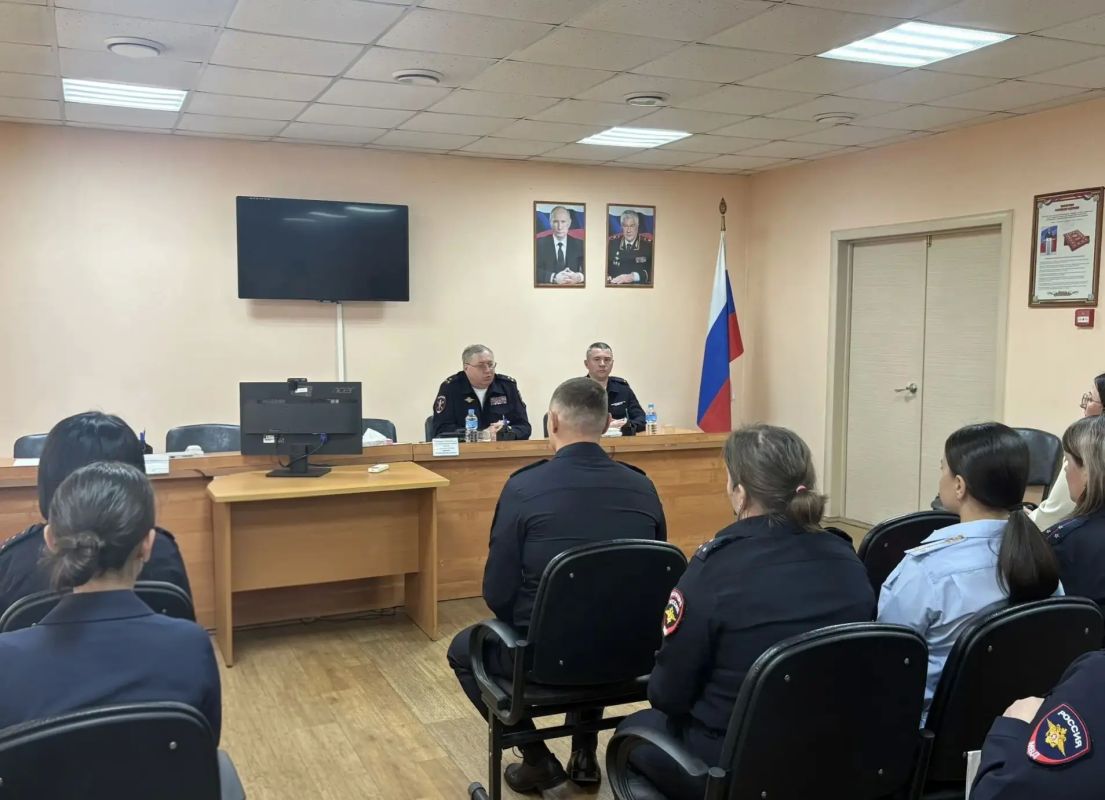 Начальник УМВД России по Еврейской автономной области полковник полиции Геннадий Березин совершил рабочую поездку в ОМВД России по Облученскому району Начальник УМВД России по Еврейской автономной области полковник полиции Геннадий Березин совершил рабочую поездку в ОМВД России по Облученскому району