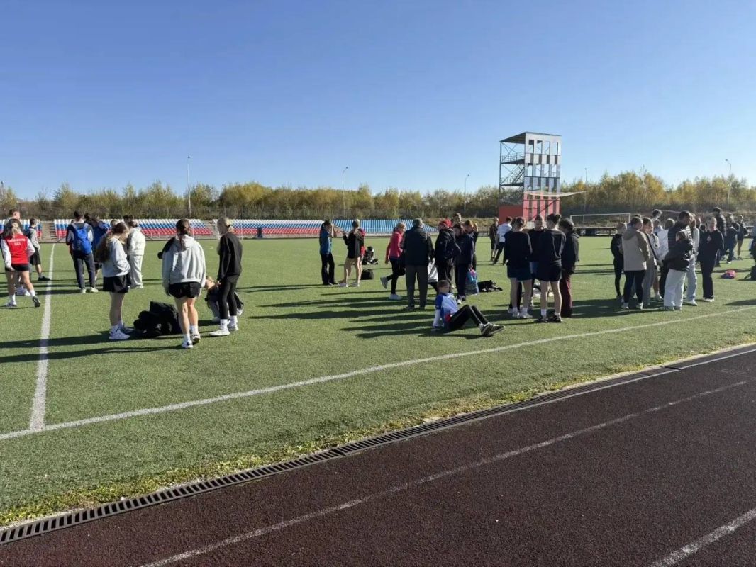 Городские соревнования по легкоатлетическому кроссу среди школьников прошли в Биробиджане Городские соревнования по легкоатлетическому кроссу среди школьников прошли в Биробиджане