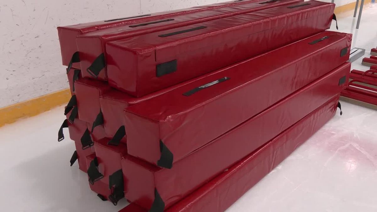 Компания-спонсор подарила юным хоккеистам спортивной школы ЕАО комплекты формы и современное оборудование для тренировок