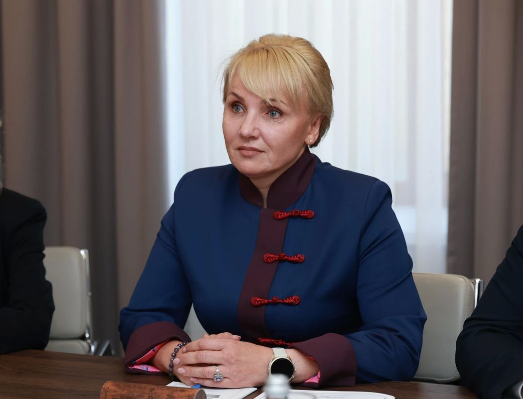 Мария Костюк: Провела рабочую встречу со статс-секретарем — заместителем Председателя Банка России Алексеем Геннадьевичем Гузновым и другими коллегами из Центрального банка РФ. Они представили нового руководителя отделения... Мария Костюк: Провела рабочую встречу со статс-секретарем — заместителем Председателя Банка России Алексеем Геннадьевичем Гузновым и другими коллегами из Центрального банка РФ. Они представили нового руководителя отделения...