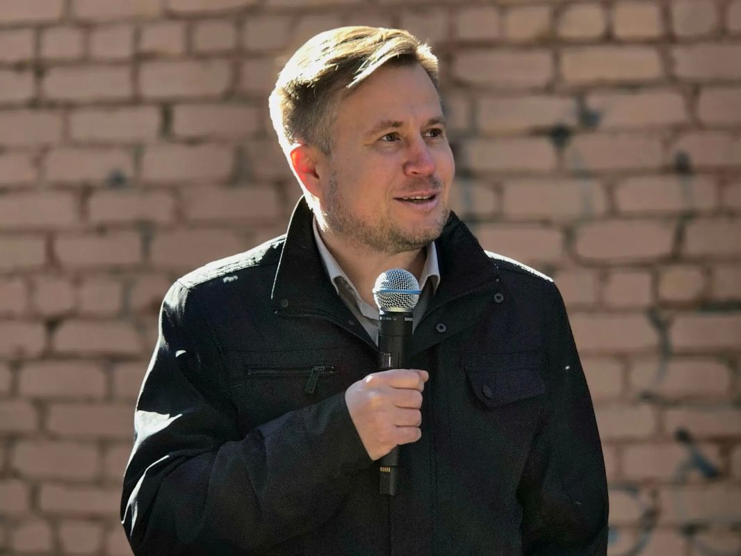 В Биробиджане торжественно открыли «Избирательный мурал» В Биробиджане торжественно открыли «Избирательный мурал»