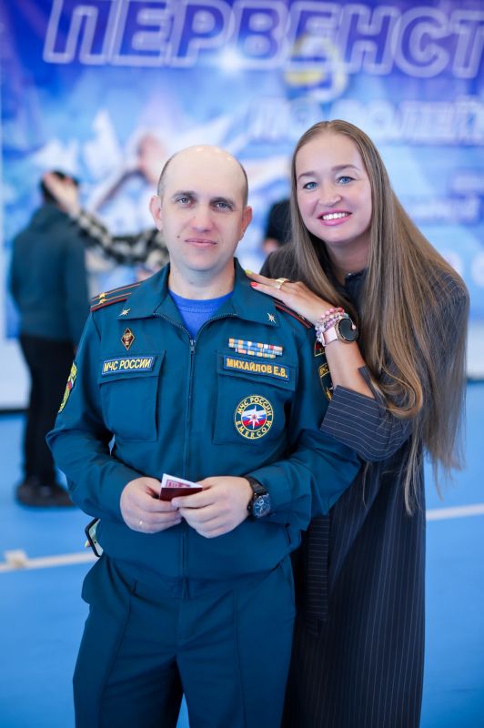 В одной руке — рукав, в другой — медаль ГТО В одной руке — рукав, в другой — медаль ГТО