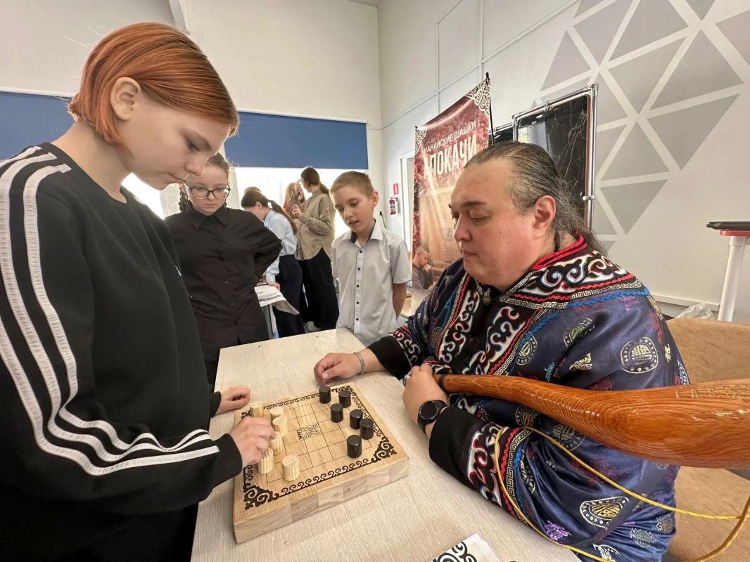 Клан «Амурские тигры»: как школа Теплоозерска стала центром «Апокачи» Клан «Амурские тигры»: как школа Теплоозерска стала центром «Апокачи»