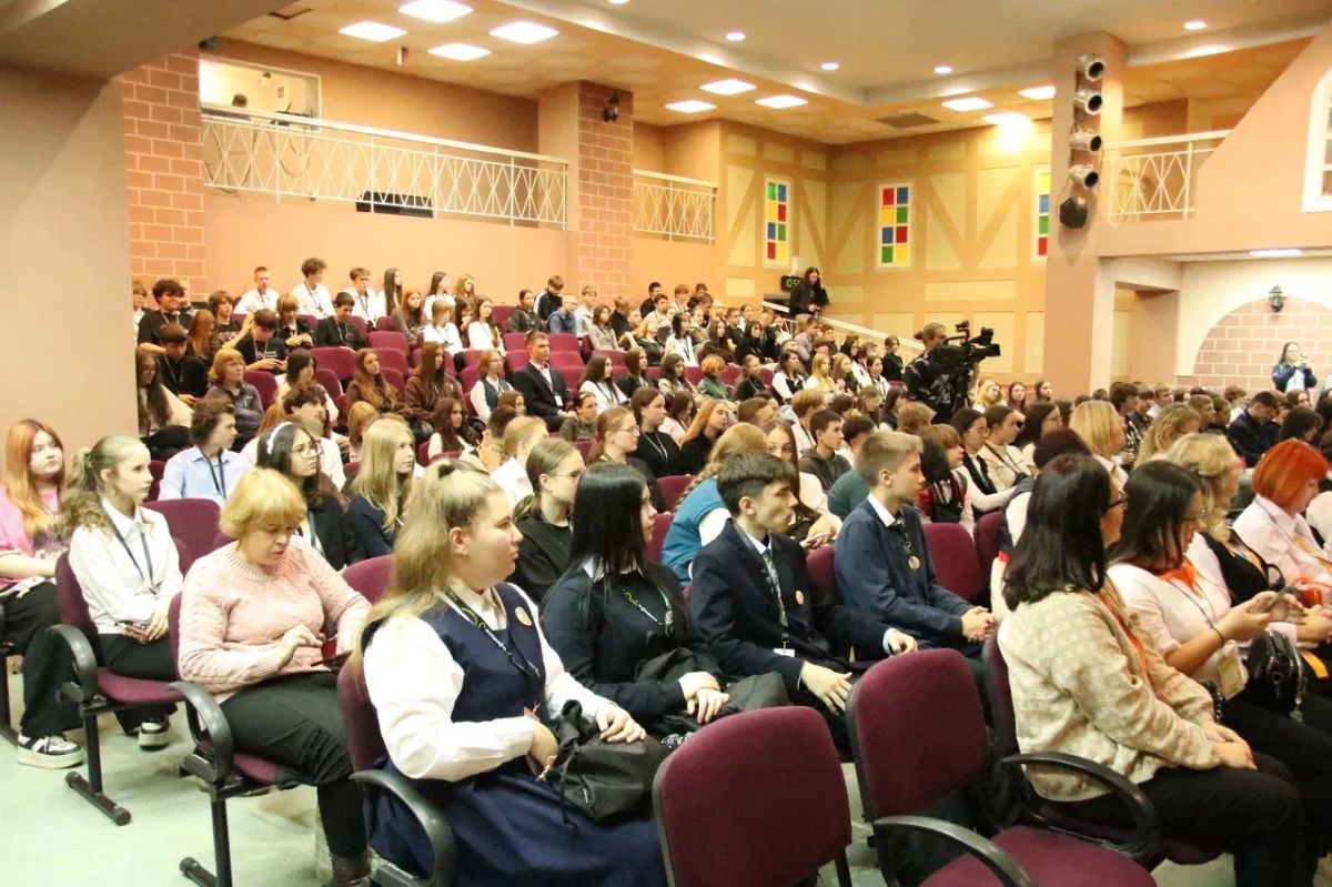 В Биробиджане стартовал трёхдневный профориентационный интенсив «Острова»! В Биробиджане стартовал трёхдневный профориентационный интенсив «Острова»!