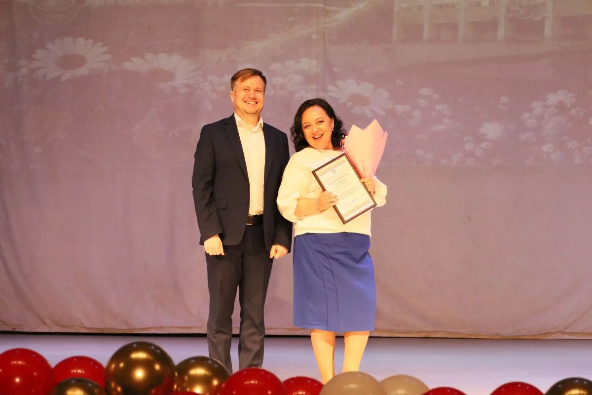 Школа № 7 Биробиджана отметила 40-летний юбилей Школа № 7 Биробиджана отметила 40-летний юбилей