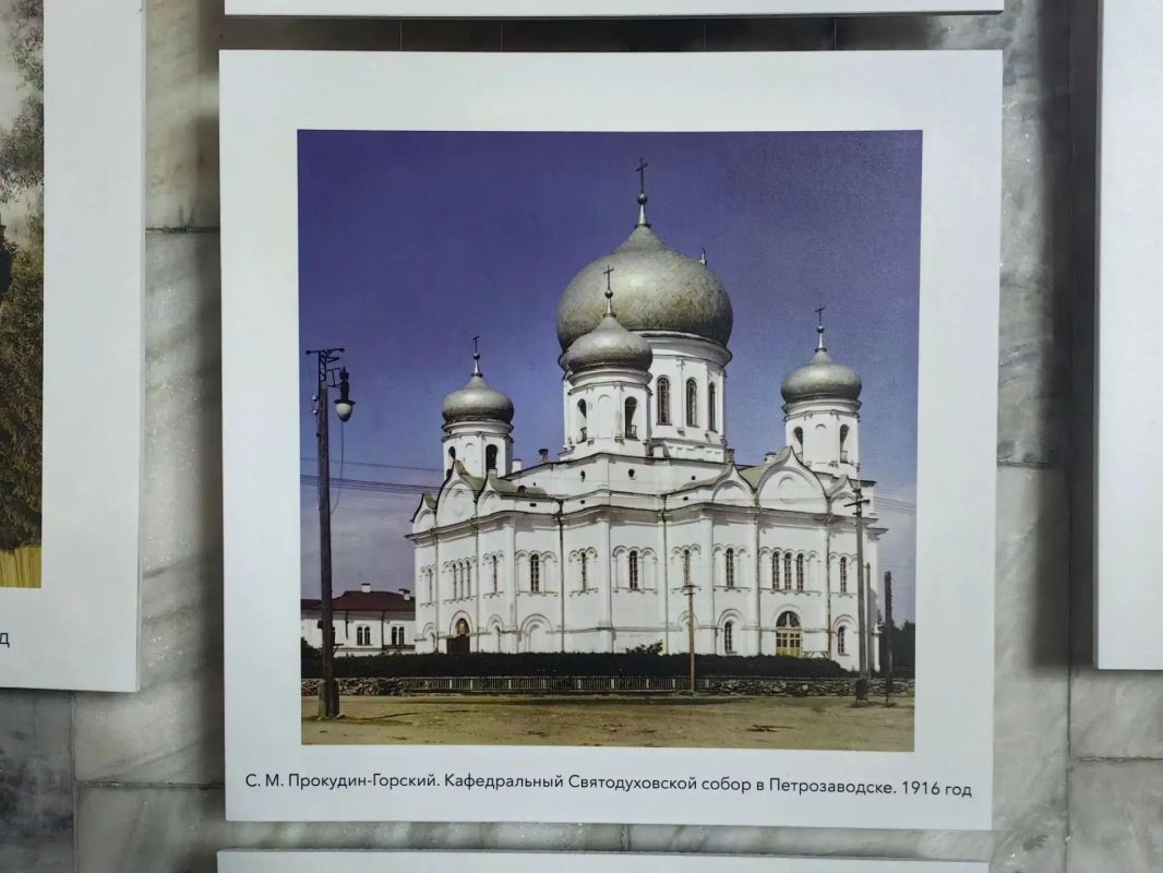 Сохраняя историю в цвете: сотрудники УМВД России по Еврейской автономной области посетили выставку Сергея Прокудина-Горского в Биробиджанской областной филармонии Сохраняя историю в цвете: сотрудники УМВД России по Еврейской автономной области посетили выставку Сергея Прокудина-Горского в Биробиджанской областной филармонии