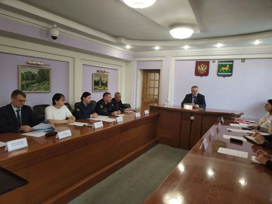 13 октября 2026 года под председательством заместителя председателя правительства Еврейской автономной области С.В. Бычкова проведено заседание рабочей группы по реализации Федерального закона от 06.02.2023 № 10-ФЗ «О...