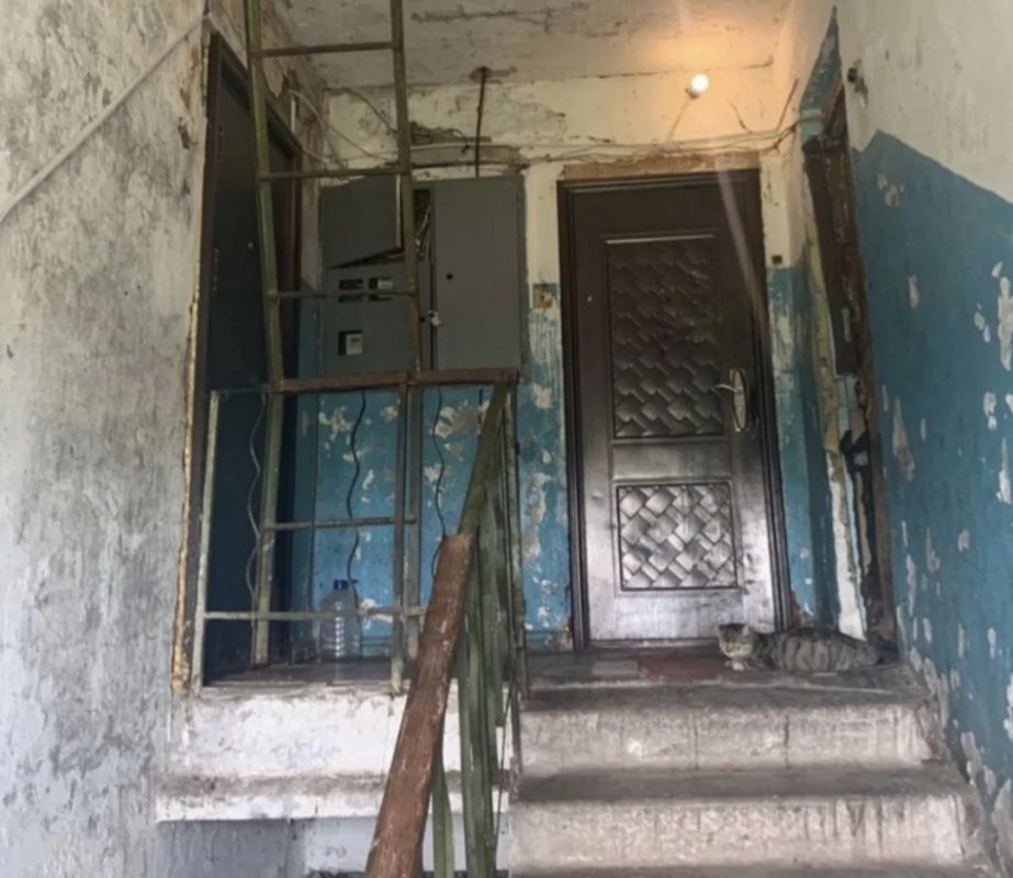 По иску прокурора суд обязал управляющую организацию провести текущий ремонт подъездов в многоквартирном доме по ул. Пионерская г.Биробиджана