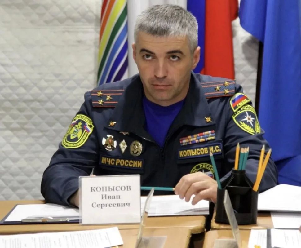 На вопросы об осеннем пожароопасном периоде отвечает Иван Копысов, начальник Главного управления МЧС России по ЕАО