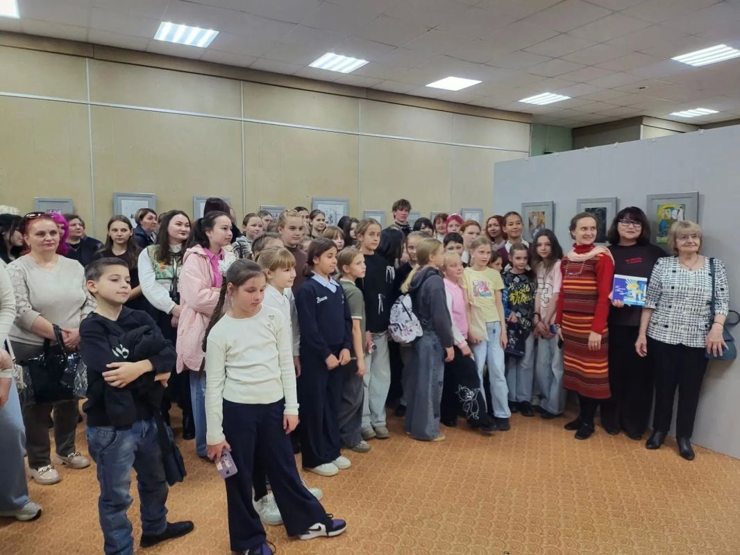 В Музее современного искусства ЕАО открылась выставка «По линиям Твоим иду…» (6+) В Музее современного искусства ЕАО открылась выставка «По линиям Твоим иду…» (6+)