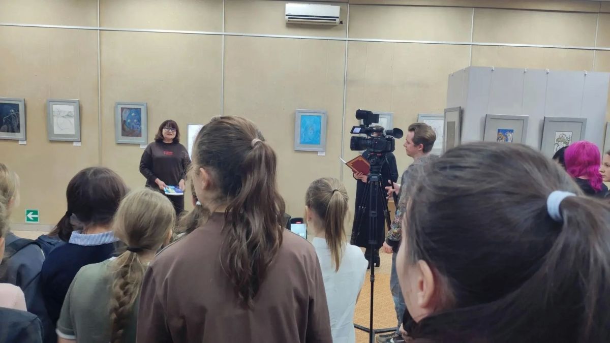 В Музее современного искусства ЕАО открылась выставка «По линиям Твоим иду…» (6+) В Музее современного искусства ЕАО открылась выставка «По линиям Твоим иду…» (6+)