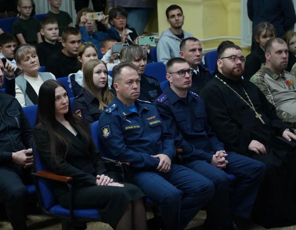 Сотрудник следственного управления принял участие в образовательном форуме «Территория» Сотрудник следственного управления принял участие в образовательном форуме «Территория»