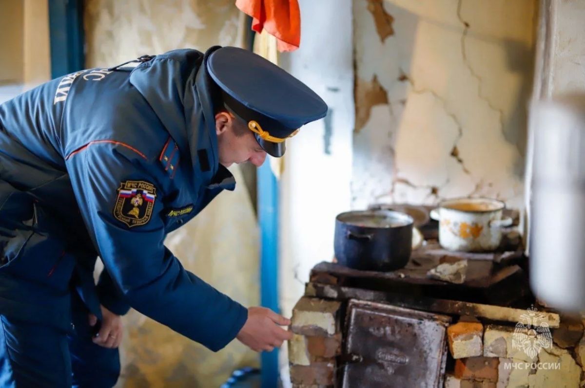 С наступлением холодов люди все чаще пользуются печным отоплением или электрообогревателями