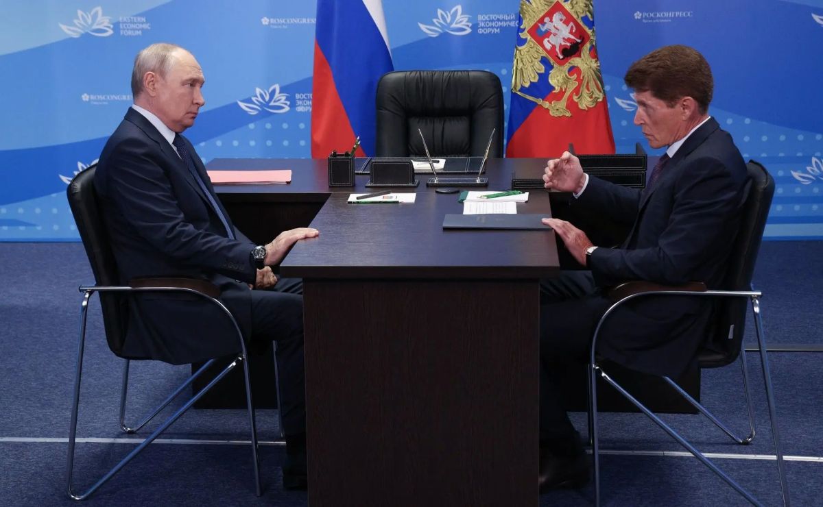 Мария Костюк: Президент России Владимир Владимирович Путин подписал Указ о назначении Олега Николаевича Кожемяко на должность Заместителя Председателя Правительства Российской Федерации — полномочного представителя... Мария Костюк: Президент России Владимир Владимирович Путин подписал Указ о назначении Олега Николаевича Кожемяко на должность Заместителя Председателя Правительства Российской Федерации — полномочного представителя...
