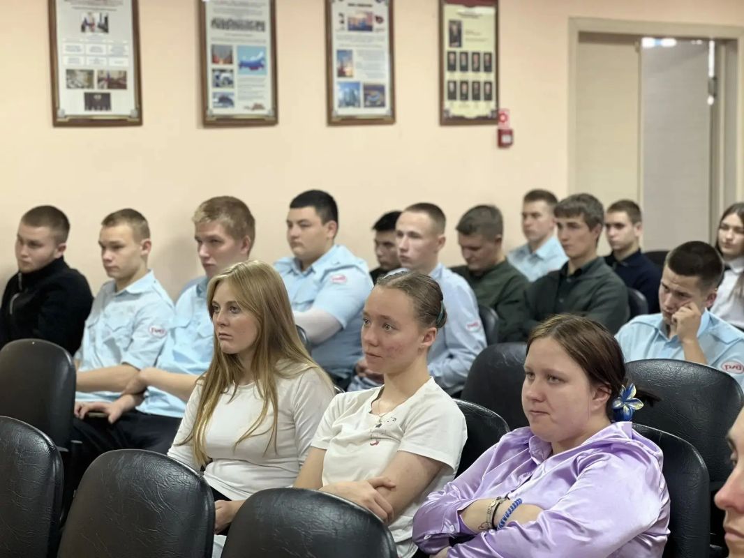 Профориентация и новые возможности: специалисты Центра занятости провели комплекс мероприятий для студентов Технического колледжа Профориентация и новые возможности: специалисты Центра занятости провели комплекс мероприятий для студентов Технического колледжа
