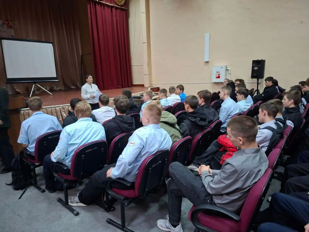Профориентация и новые возможности: специалисты Центра занятости провели комплекс мероприятий для студентов Технического колледжа Профориентация и новые возможности: специалисты Центра занятости провели комплекс мероприятий для студентов Технического колледжа