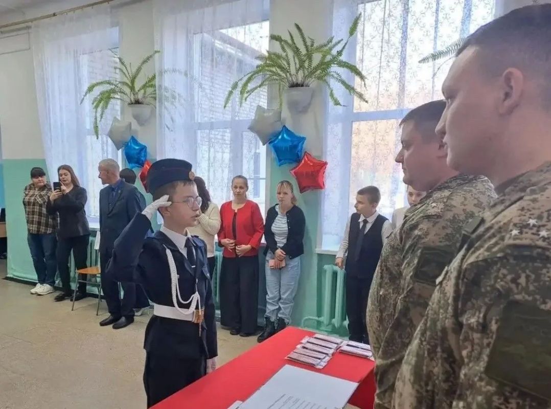 Первые погоны и гордое звание! Первые погоны и гордое звание!