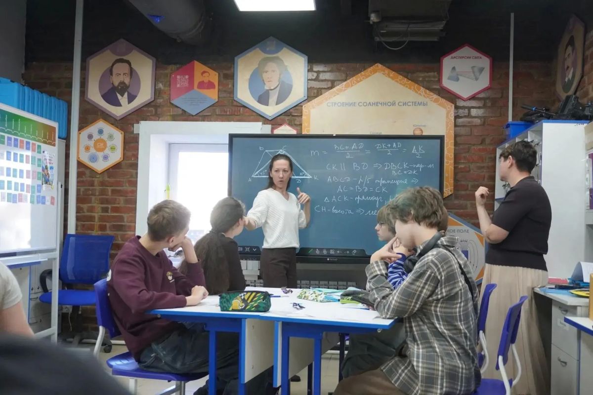 К олимпиаде готов? Готов!. 26, 28 и 29 октября в Центре одарённых детей «Антарес» прошли занятия для девятиклассников К олимпиаде готов? Готов!. 26, 28 и 29 октября в Центре одарённых детей «Антарес» прошли занятия для девятиклассников