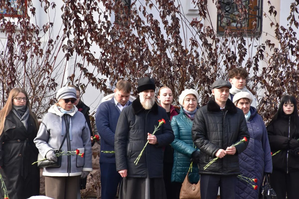В ЕАО почтили память жертв политических репрессий В ЕАО почтили память жертв политических репрессий