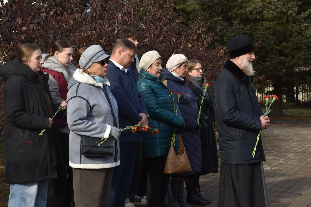 В ЕАО почтили память жертв политических репрессий В ЕАО почтили память жертв политических репрессий